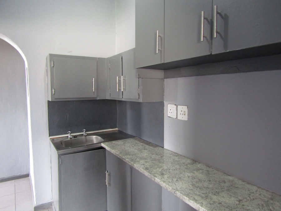 To Let 1 Bedroom Property for Rent in Humansdorp Eastern Cape